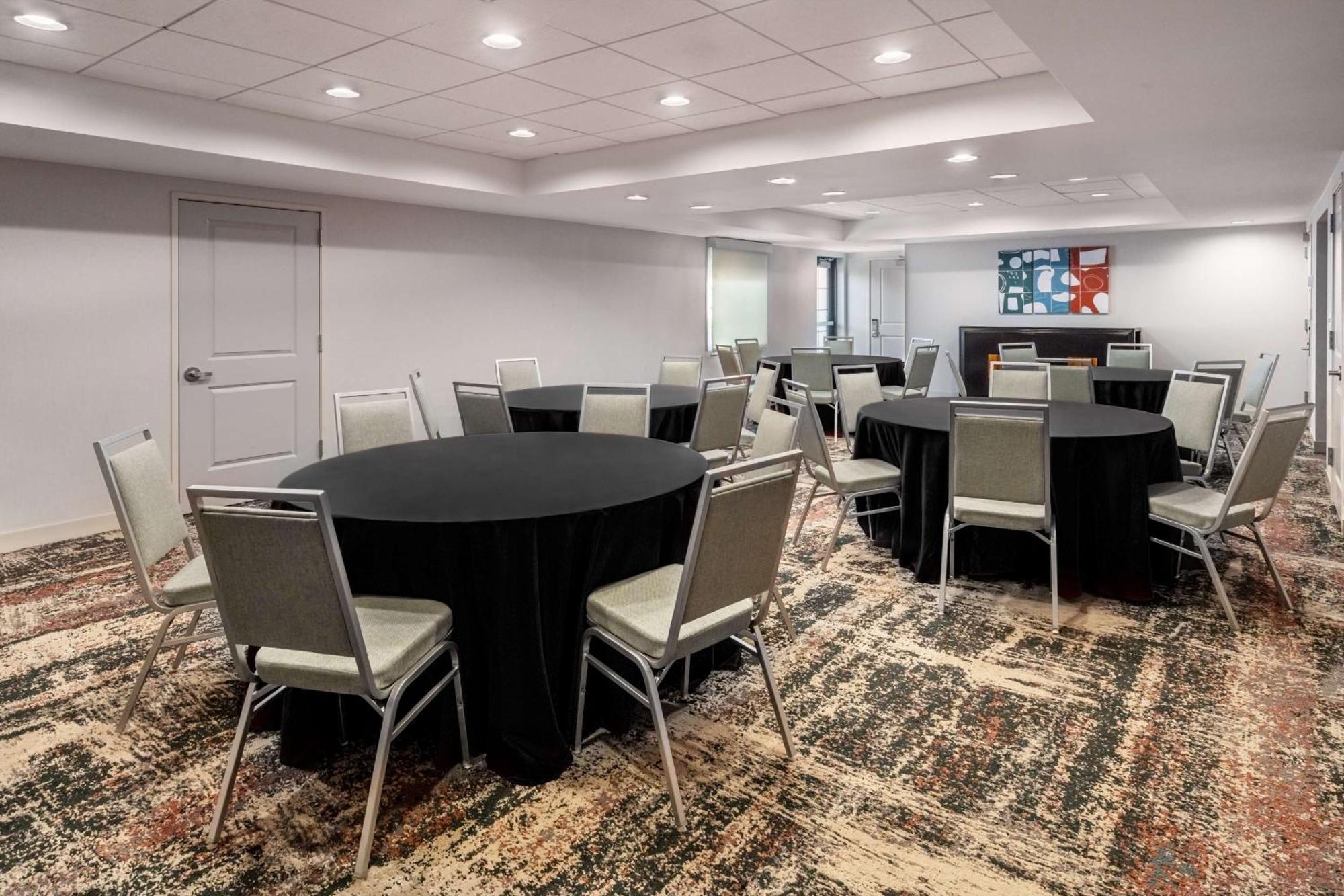 Homewood Suites By Hilton Eatontown Esterno foto