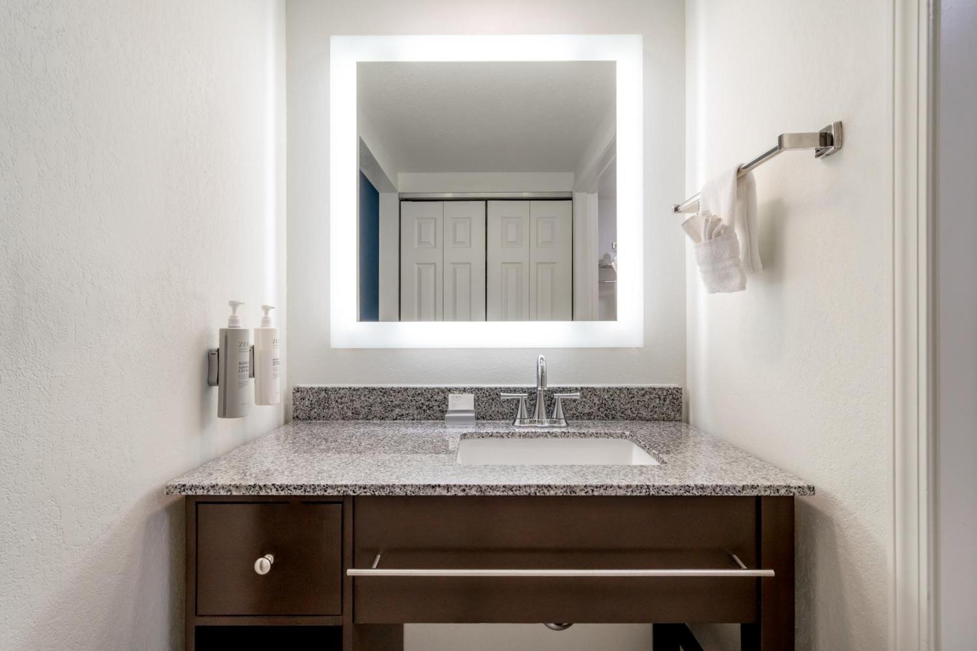 Homewood Suites By Hilton Eatontown Esterno foto